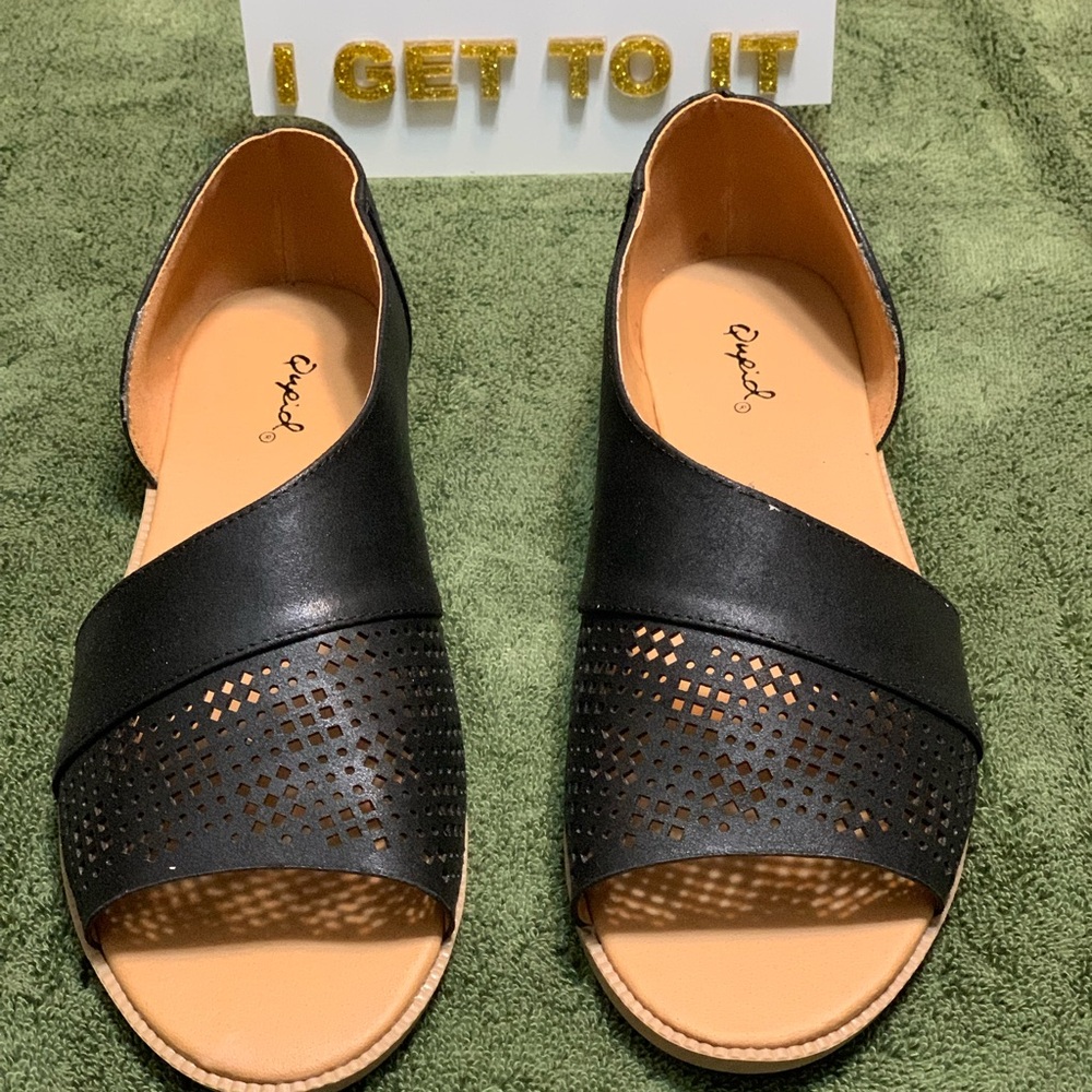 🆕 Chic Black Peep Toe Sandals